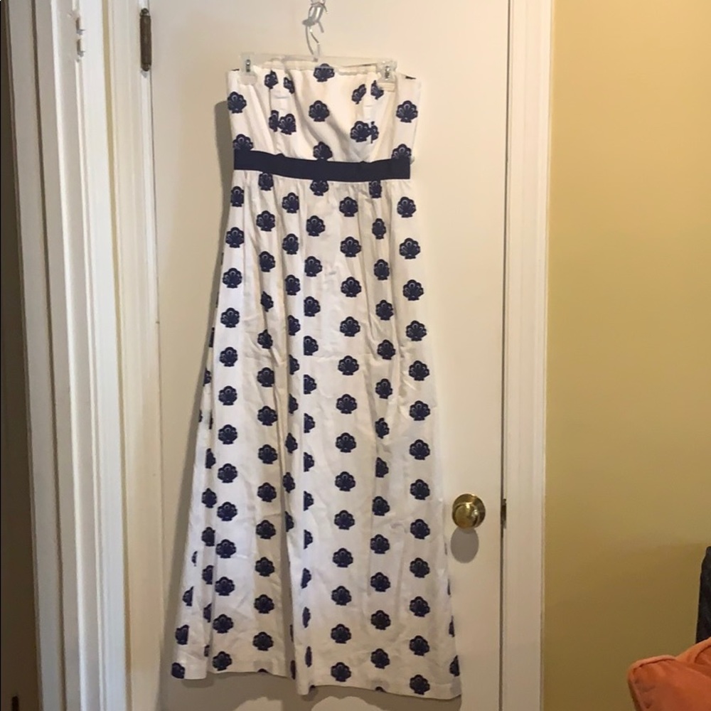 Long Vineyard Vines dress. Size 4.